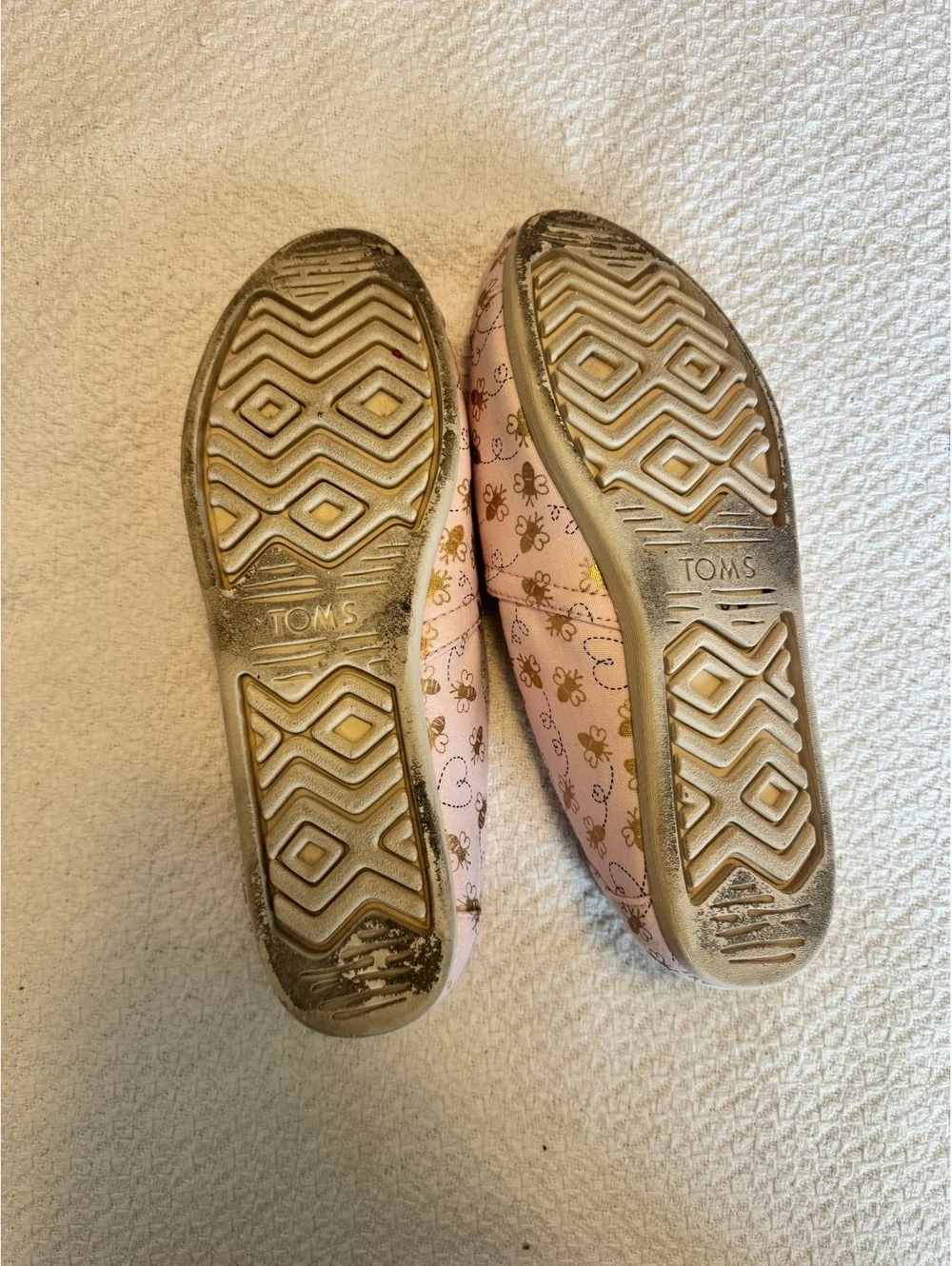 TOMS Pink Bee Print Canvas Slip-On Shoes Size W 8